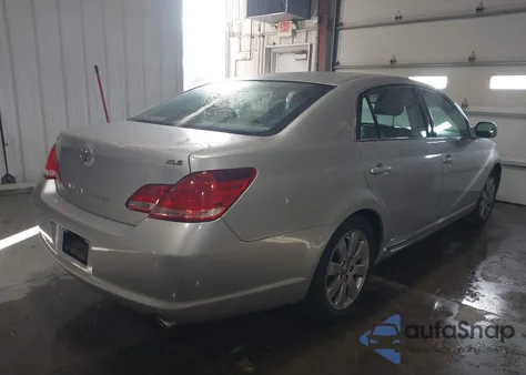 2005 Toyota Avalon Xls z USA, uszkodzony, nr VIN 4T1BK36B85U057622